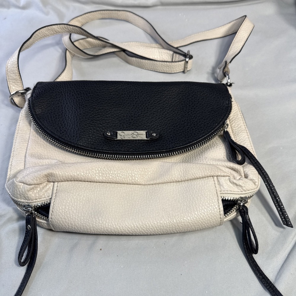 Jessica Simpson Crossbody Bag Cream Off-White & Black Pebbled Flap Purse